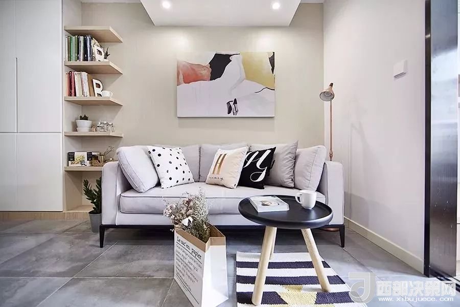 沙發(fā)背景墻選對(duì)裝飾畫(huà)，才能美了整個(gè)客廳空間！