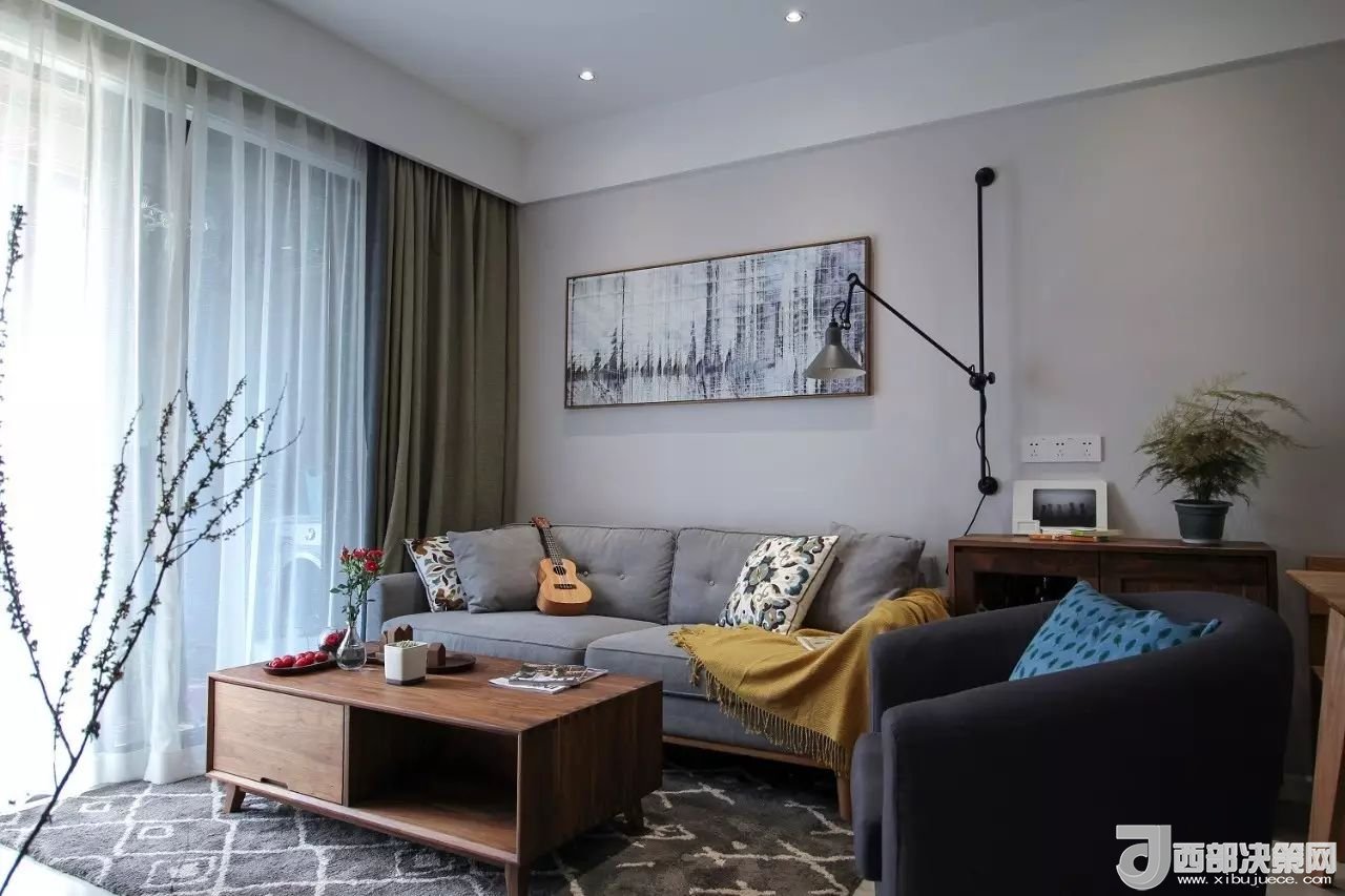 沙發(fā)背景墻選對(duì)裝飾畫(huà)，才能美了整個(gè)客廳空間！