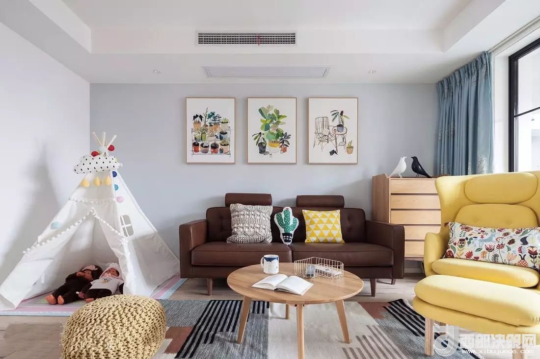 沙發(fā)背景墻選對(duì)裝飾畫(huà)，才能美了整個(gè)客廳空間！