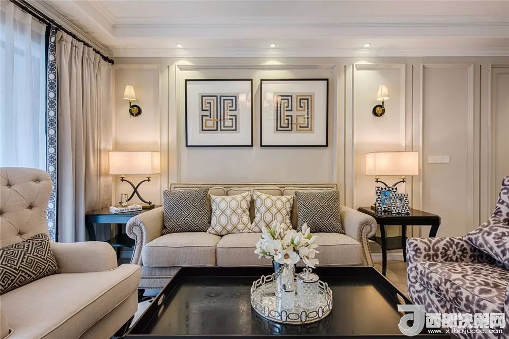 沙發(fā)背景墻選對(duì)裝飾畫(huà)，才能美了整個(gè)客廳空間！