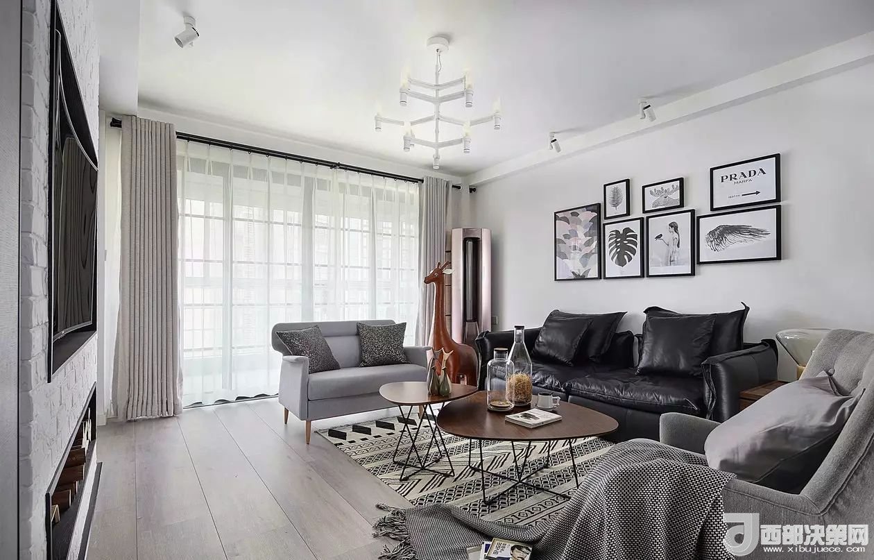 沙發(fā)背景墻選對(duì)裝飾畫(huà)，才能美了整個(gè)客廳空間！