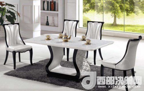 喜歡白色餐桌 但椅子該如何搭配？