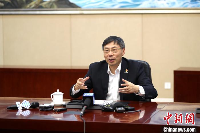 近日，全國人大代表、浪潮集團董事長兼CEO孫丕恕接受媒體采訪。浪潮集圖供圖