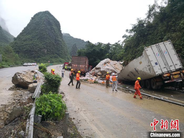 事故現(xiàn)場(chǎng)?！↑S鵬 攝