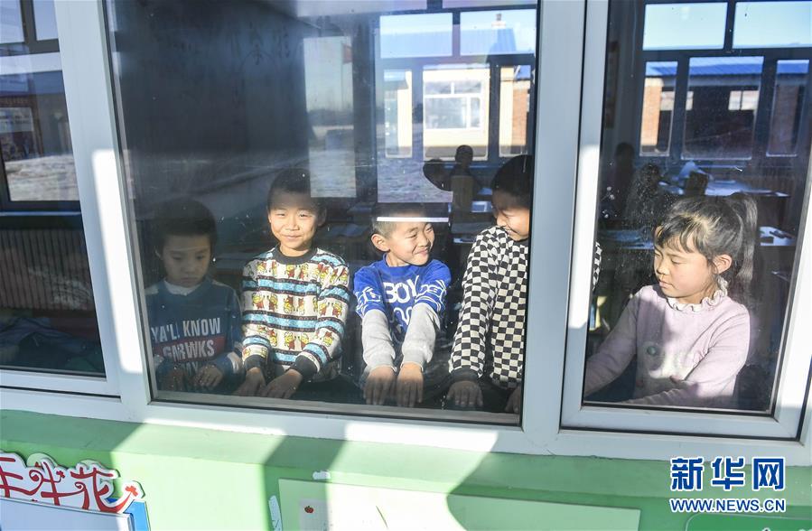 （新華全媒頭條·圖文互動(dòng)）（14）偉大旗幟引領(lǐng)歷史巨變——習(xí)近平新時(shí)代中國特色社會(huì)主義思想指引“十三五”經(jīng)濟(jì)社會(huì)發(fā)展述評