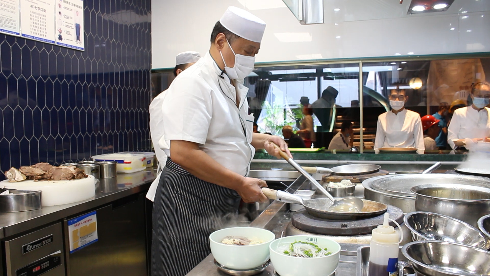 【陜菜大師和他們的拿手菜】烏平：“知足者常樂，食客愛吃我做的牛羊肉泡饃，就是我最大的滿足”_fororder_圖片7